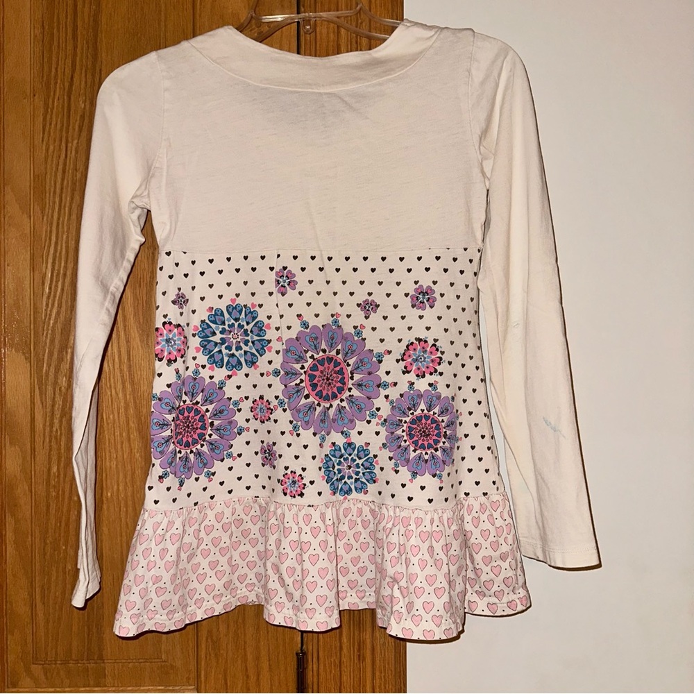 Girl’s shirt L worn but might be good for crafts due to the pattern and raffle - Picture 2 of 7